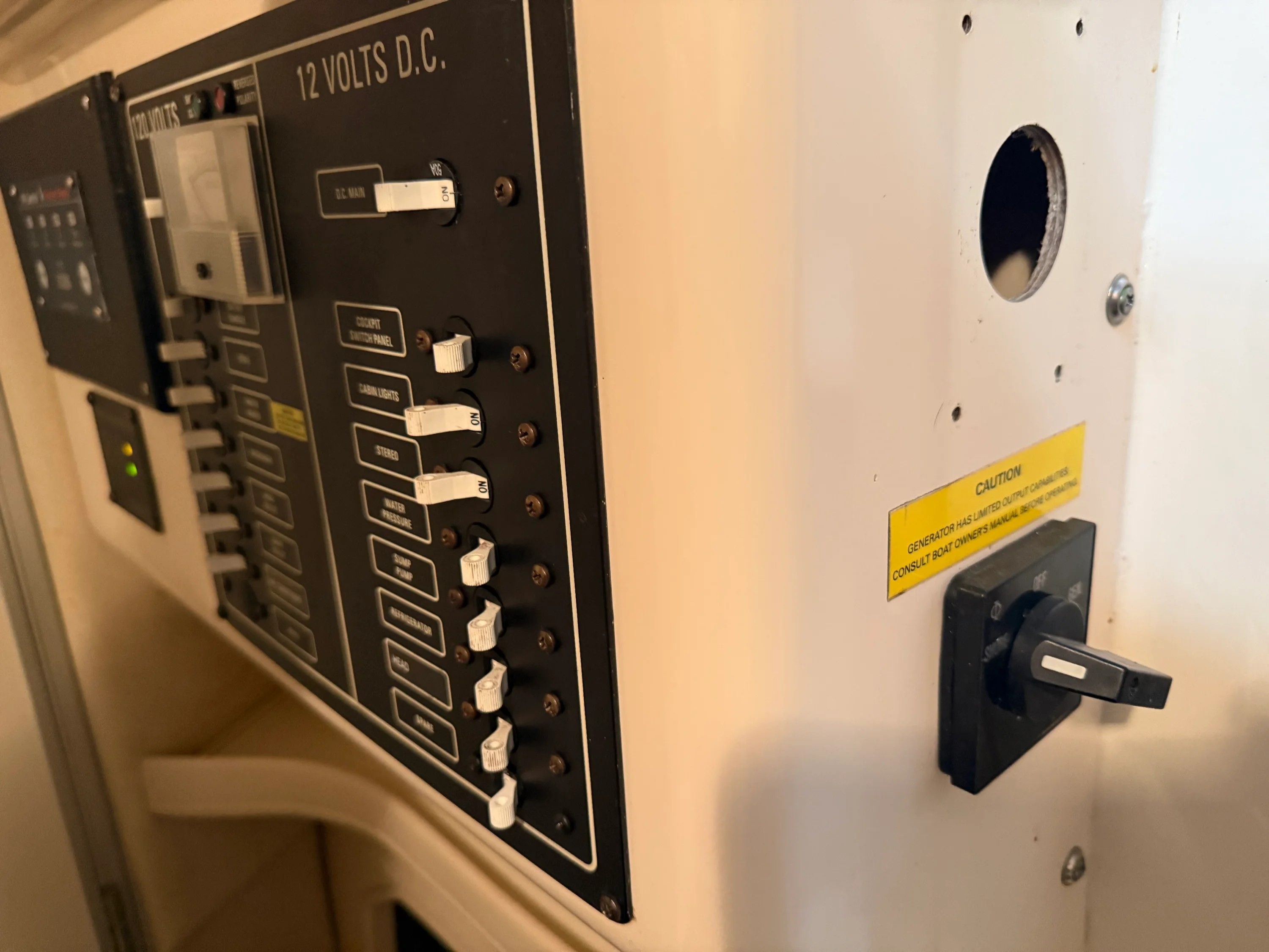 Grady-White Marlin 300 2002 control panel with 12-volt D.C. system.