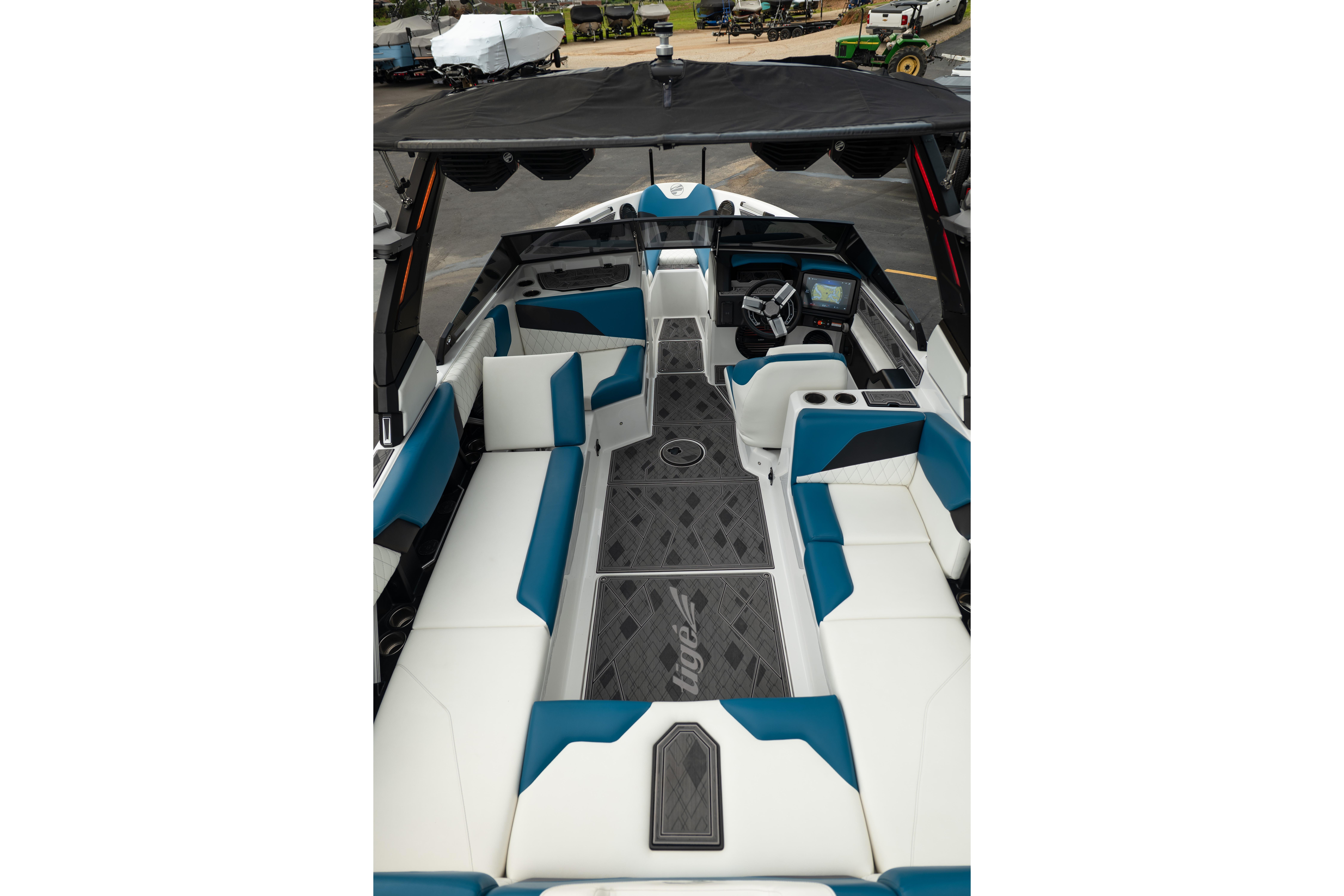 2024 Tigé Z5 boat interior with modern seating and advanced dashboard features.