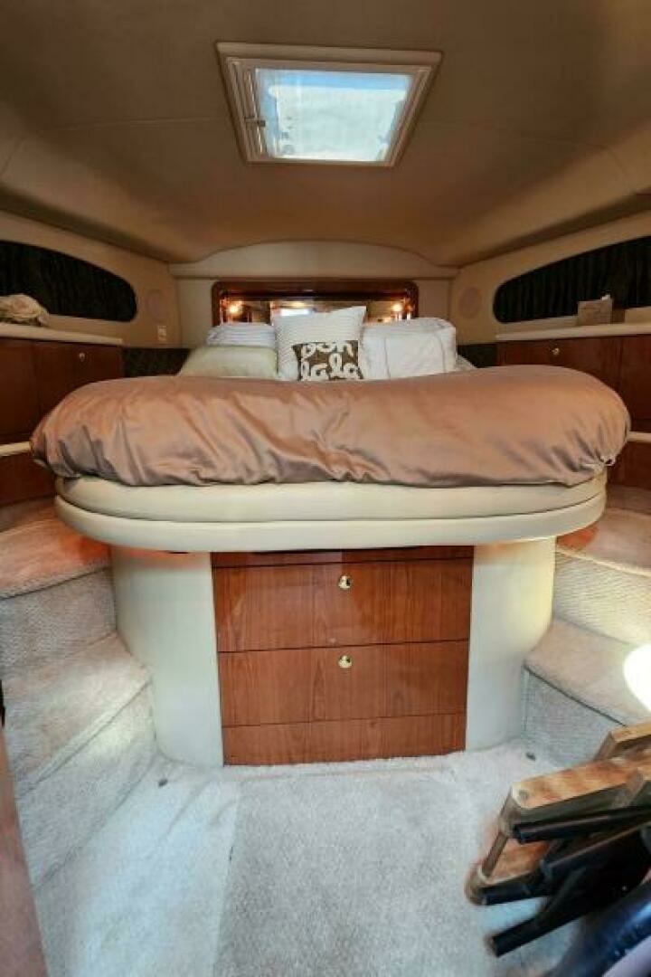 1999 Sea Ray 420 Aft Cabin - Image 11