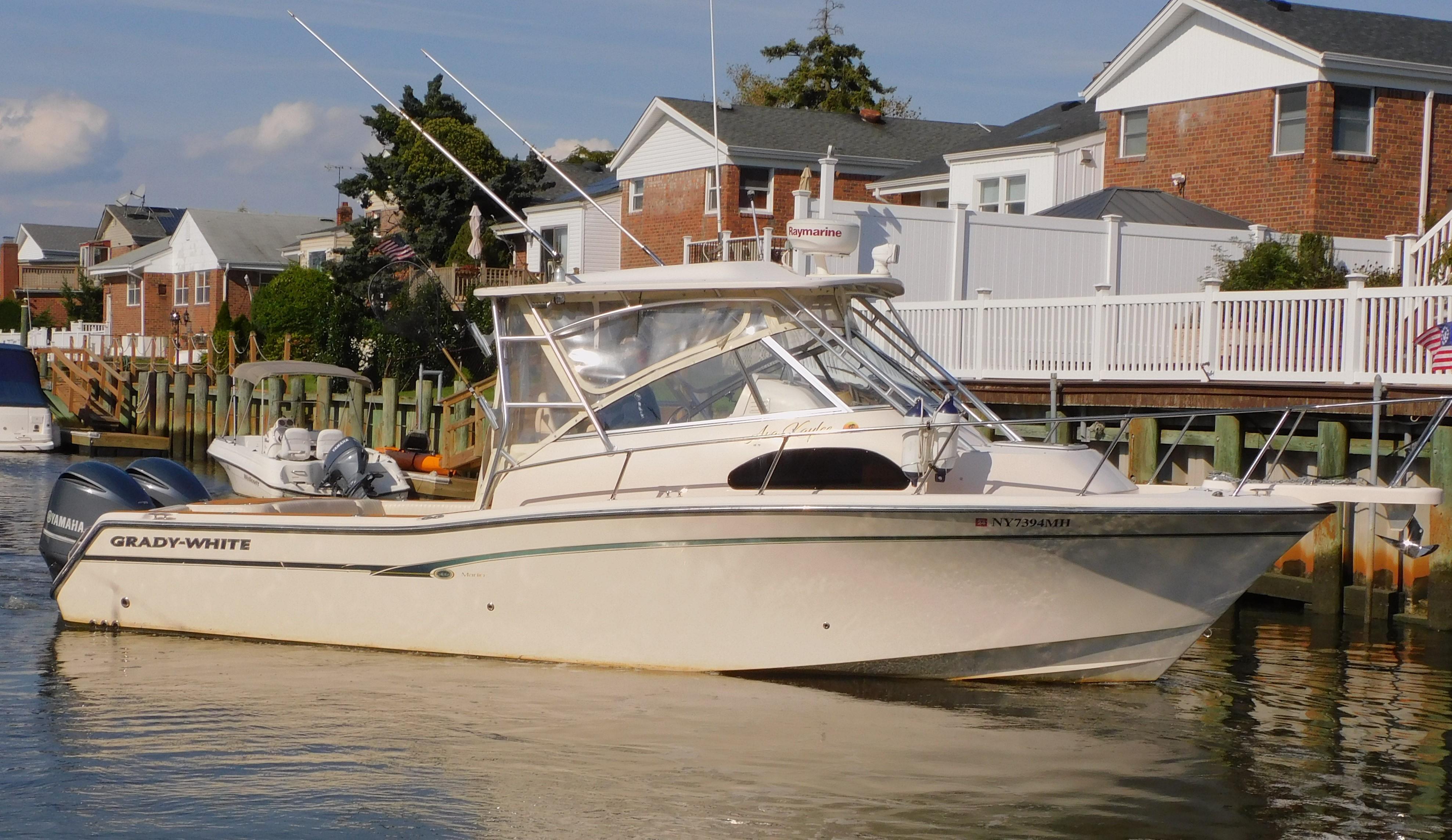2012 Grady-White Marlin 300