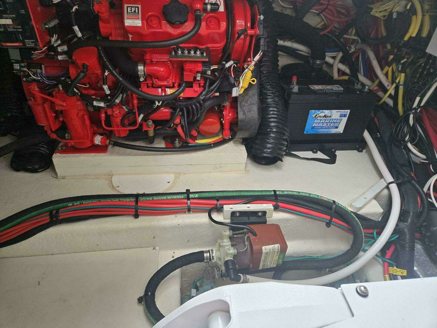 2020 Four Winns V355 Coupe OB - Image 28