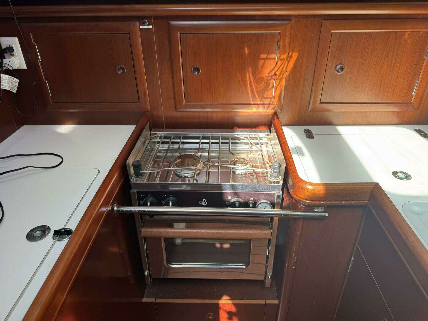2005 Beneteau Oceanis 331 - Image 4