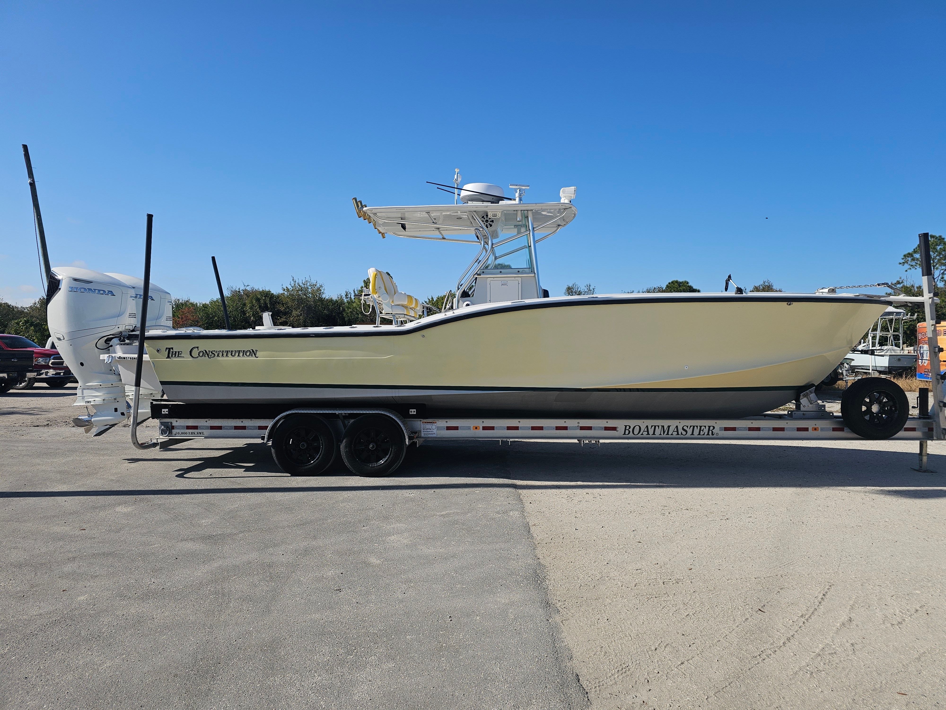 1987 Ocean Master 31 Center Console