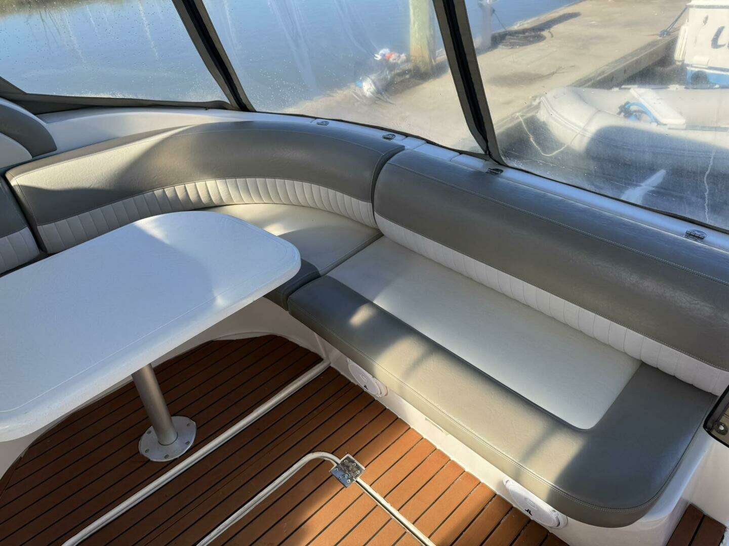 2003 Cruisers Yachts 3772 - Image 14