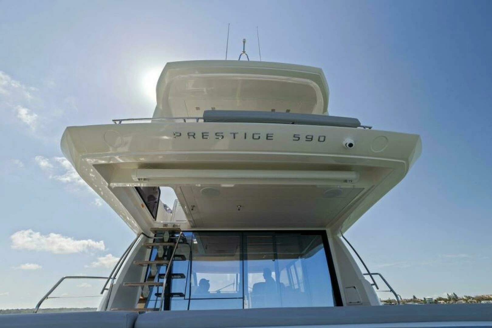 2022 Prestige 590 Flybridge - Image 10