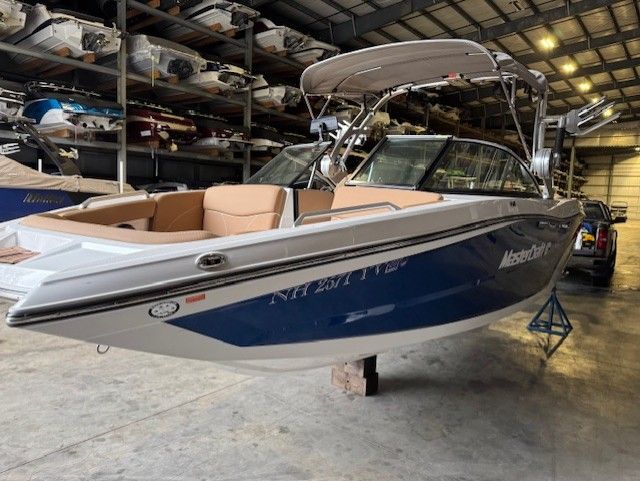 2020 MasterCraft XT22 - 3