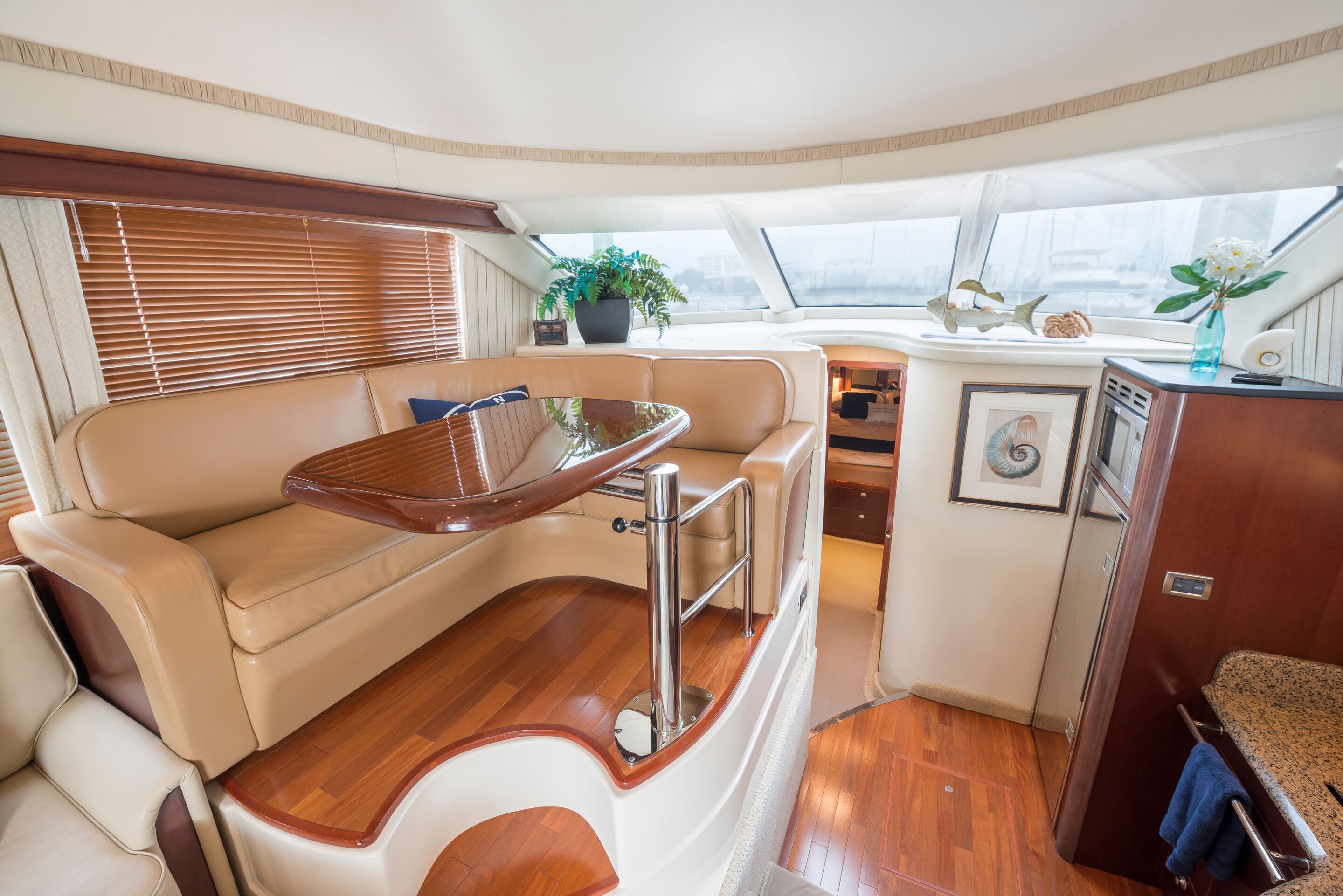 2006 Sea Ray 44 Sedan Bridge - 8