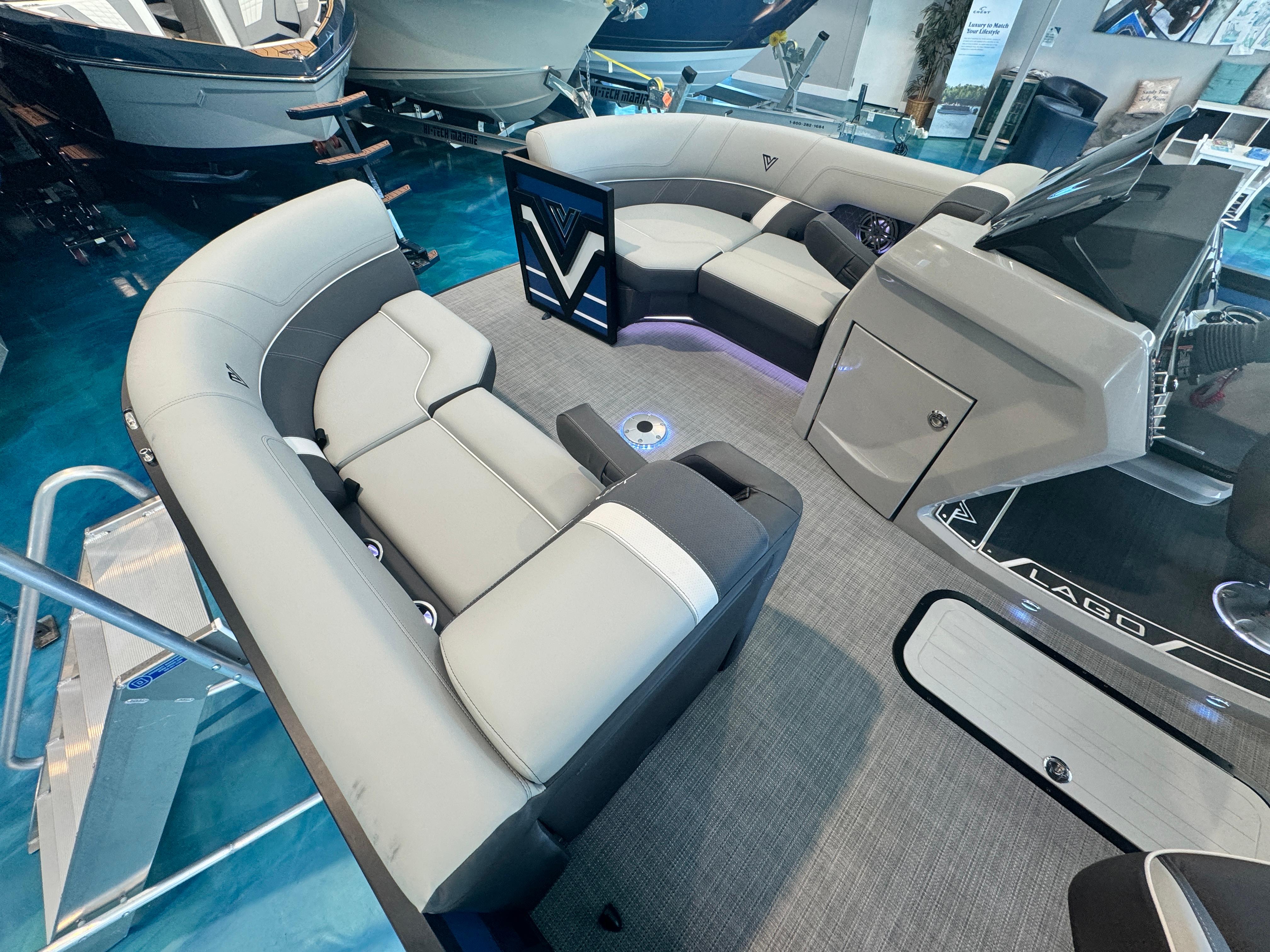 Viaggio Lago Z-S 2025 boat interior with luxurious seating and modern design.