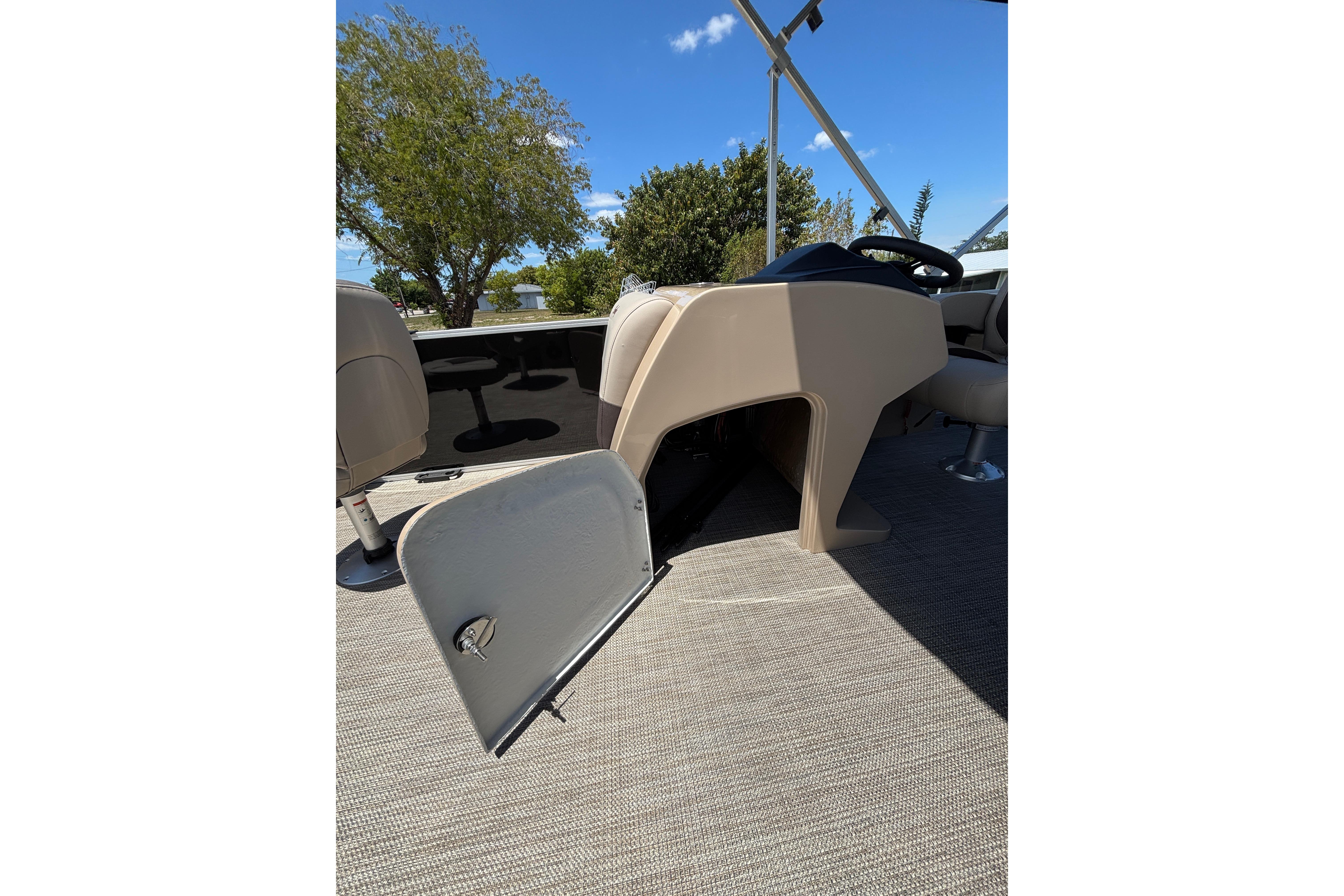 Interior view of Bentley Pontoons Fish 243 4-Point 2026.