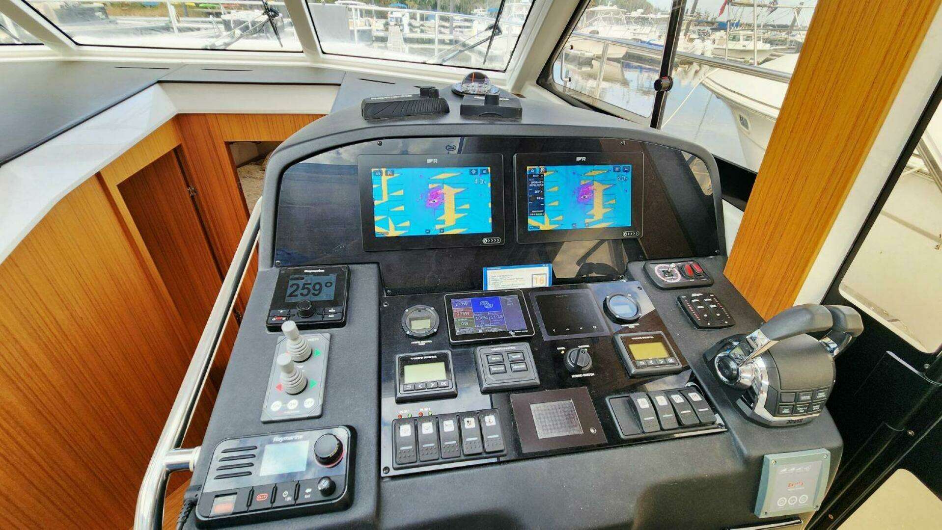 2022 Greenline 40 Hybrid - Image 31