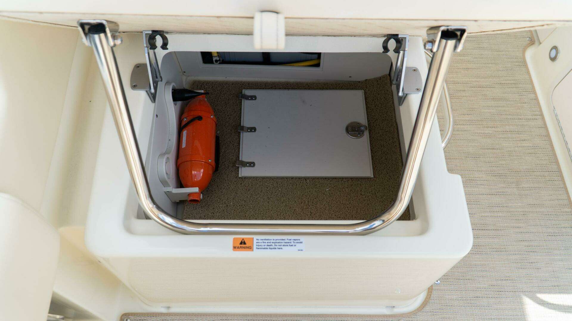 2025 Chris-Craft Calypso - Image 21