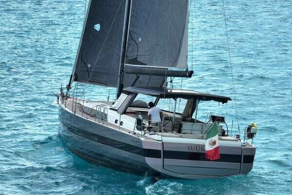 2022 Beneteau Oceanis Yacht 62