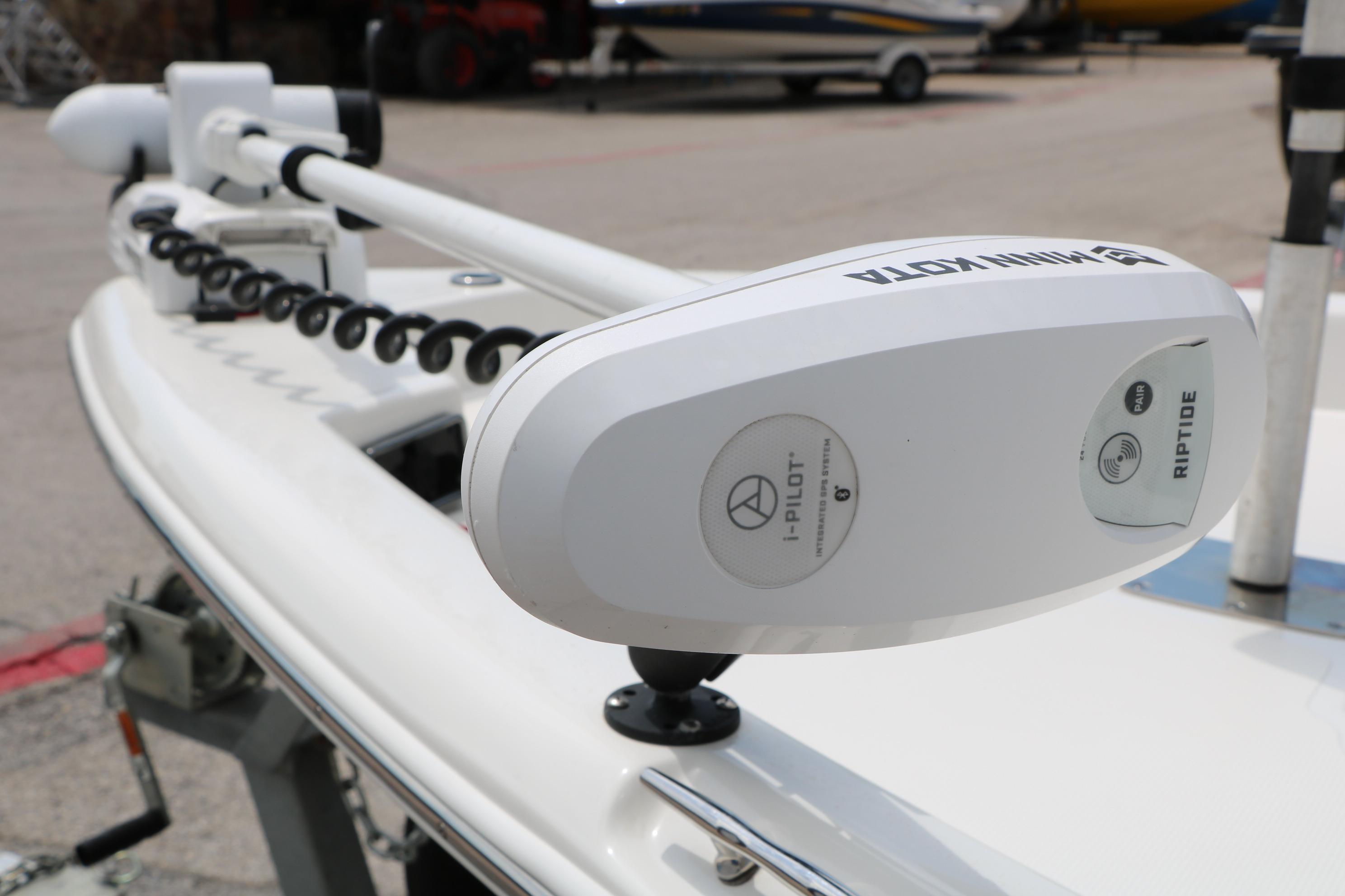 Minn Kota Riptide trolling motor on 2020 NauticStar 2140 Sport boat.