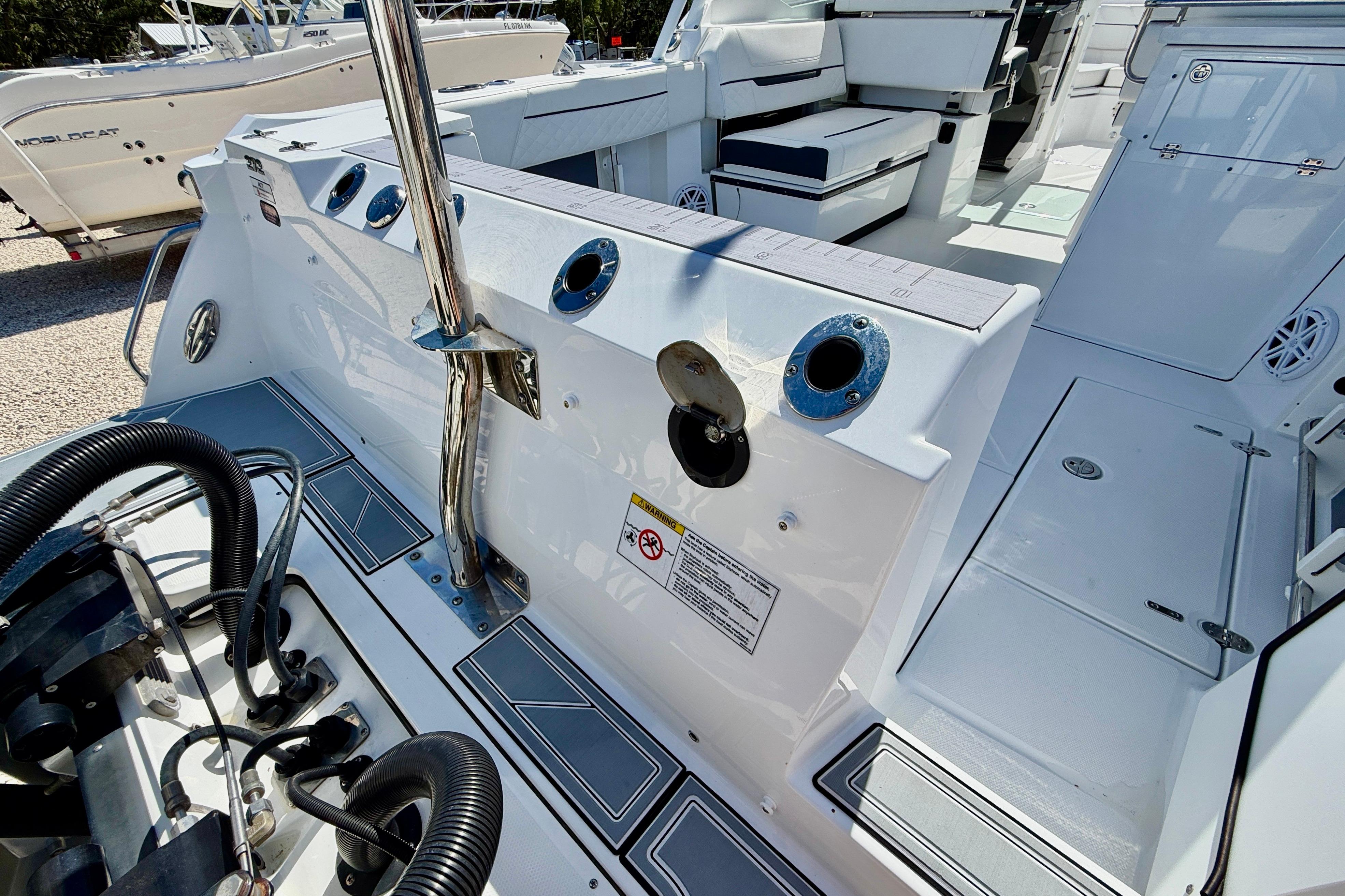2023 Blackfin 272 DC boat interior, showcasing seating and deck features.