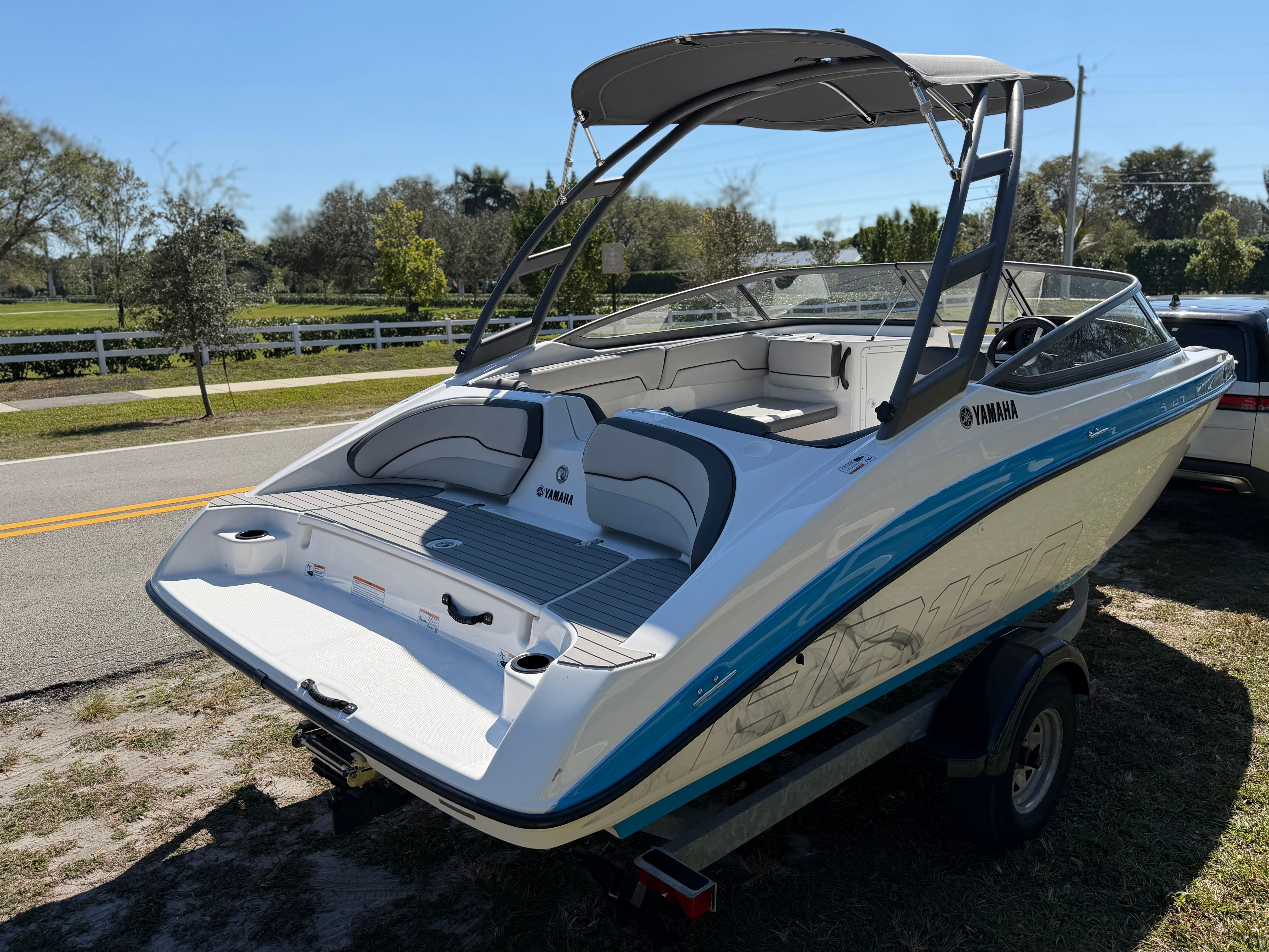 2022 Yamaha Boats AR190 - 10