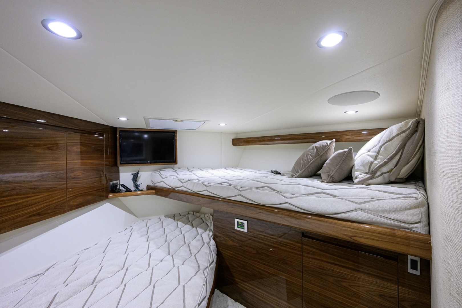 2024 Viking 54 Convertible - Image 21
