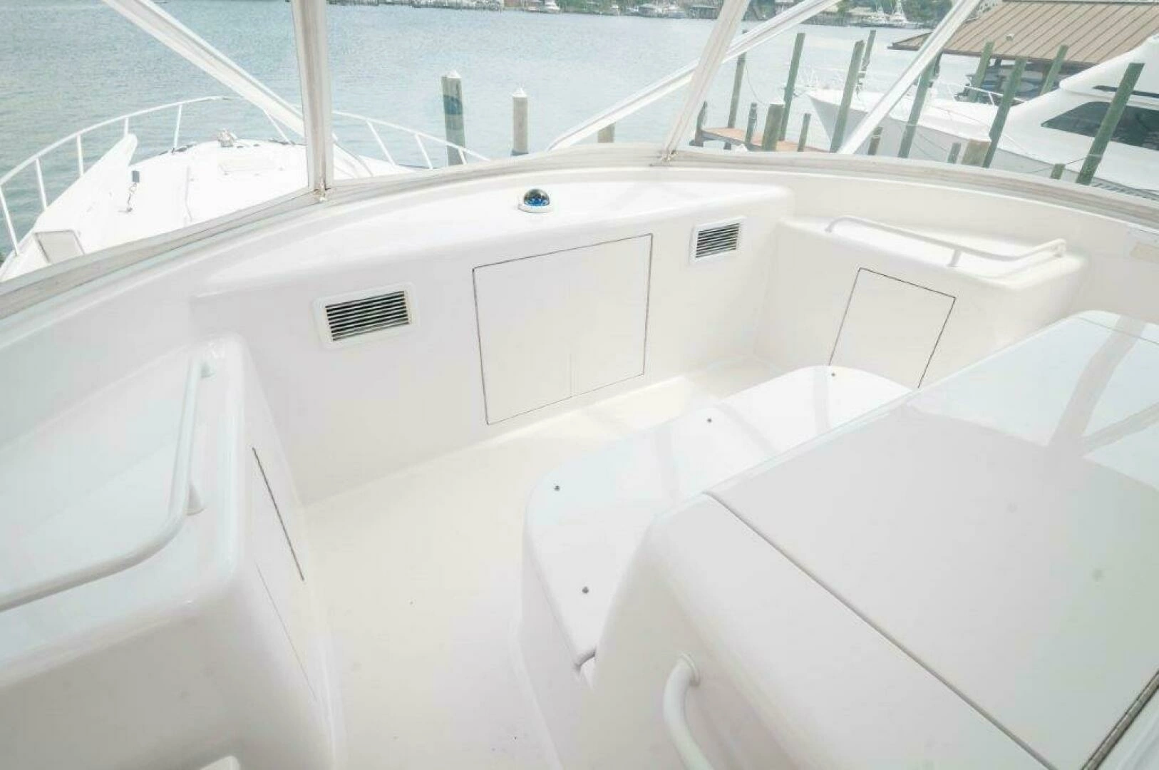 2016 Hatteras GT60 - Image 51