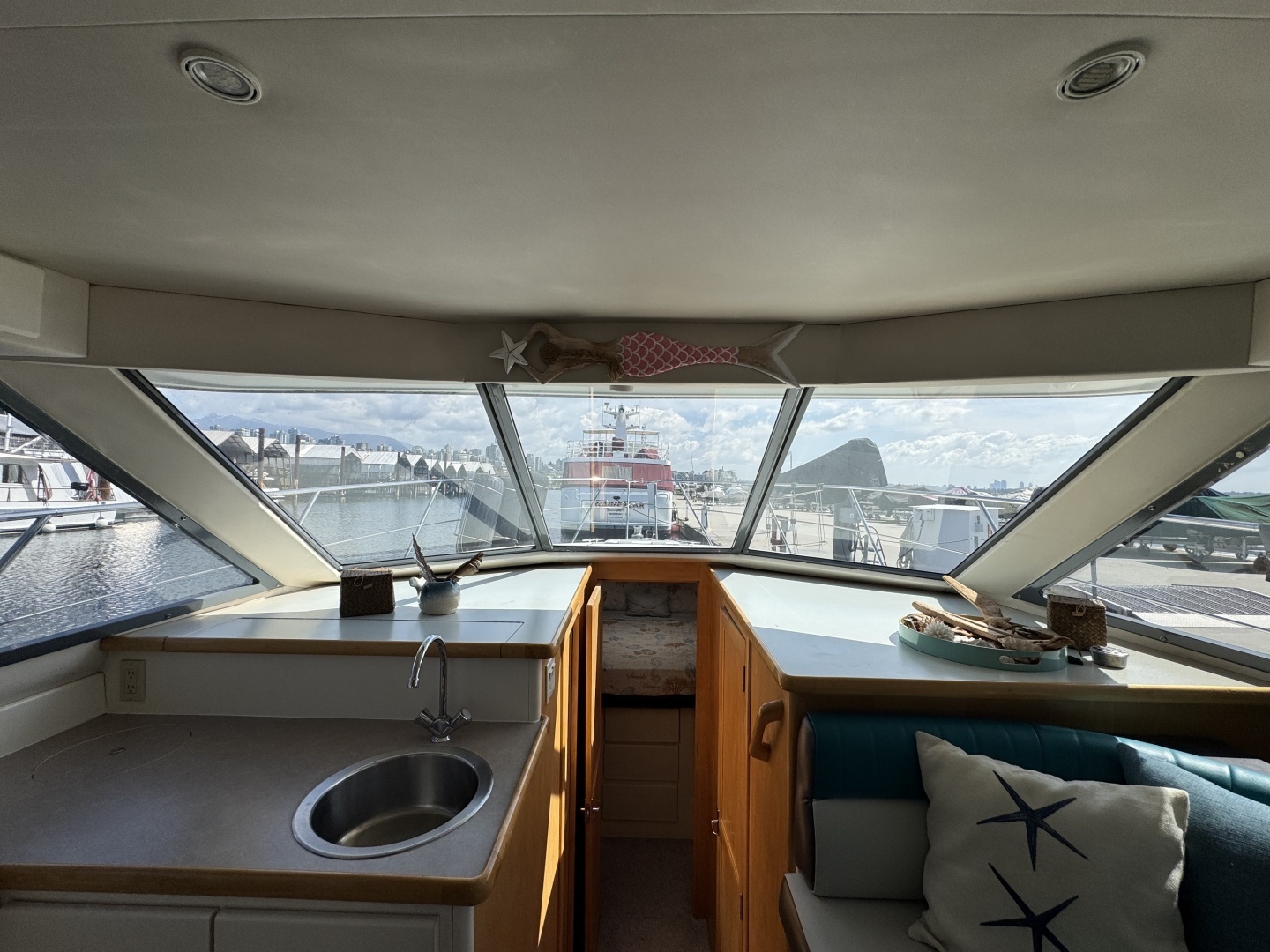 1996 Carver 370 Voyager - Image 60