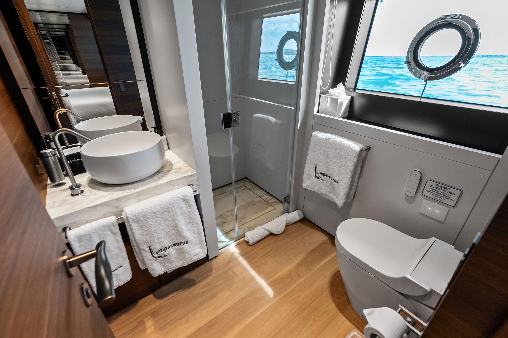 2023 Custom Line Navetta 33 - 102