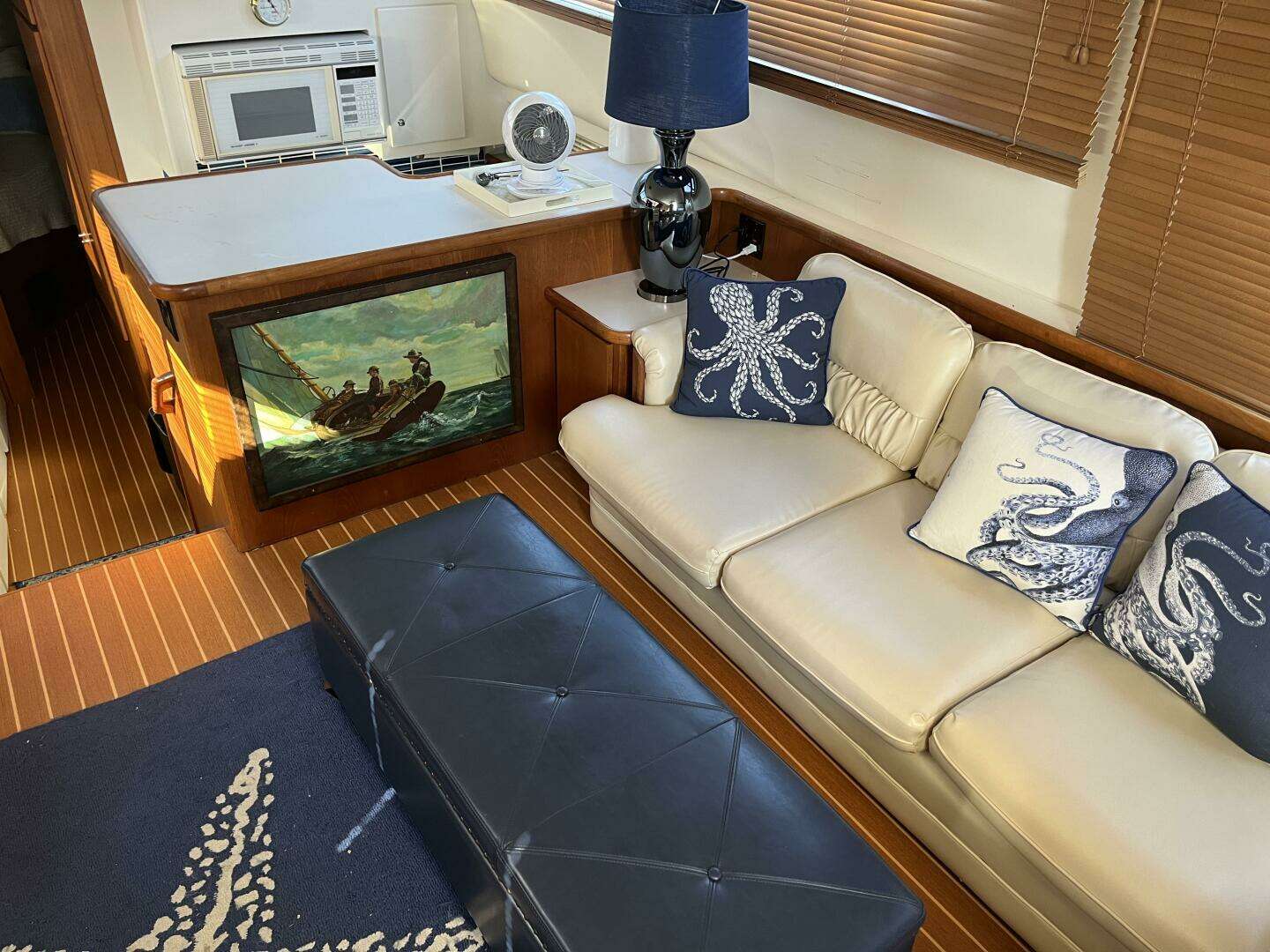 1995 Carver 440 Aft Cabin - Image 5