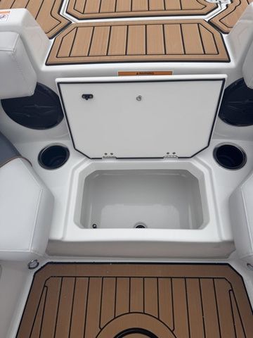 2026 Starcraft SVX 210 DC OB w/200hp and Trailer - 28
