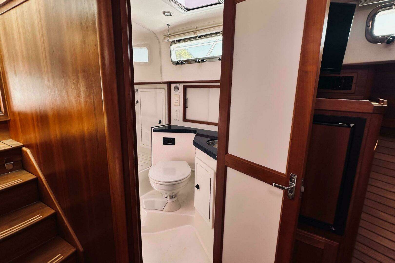 2007 Sabre 34 Express - Image 61