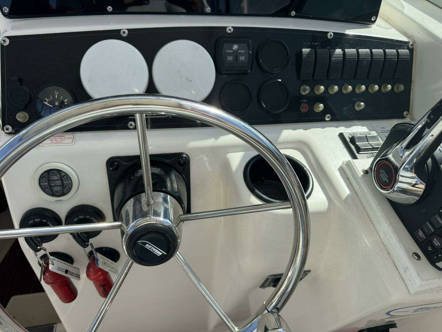 1999 Boston Whaler 28 Conquest - Image 34