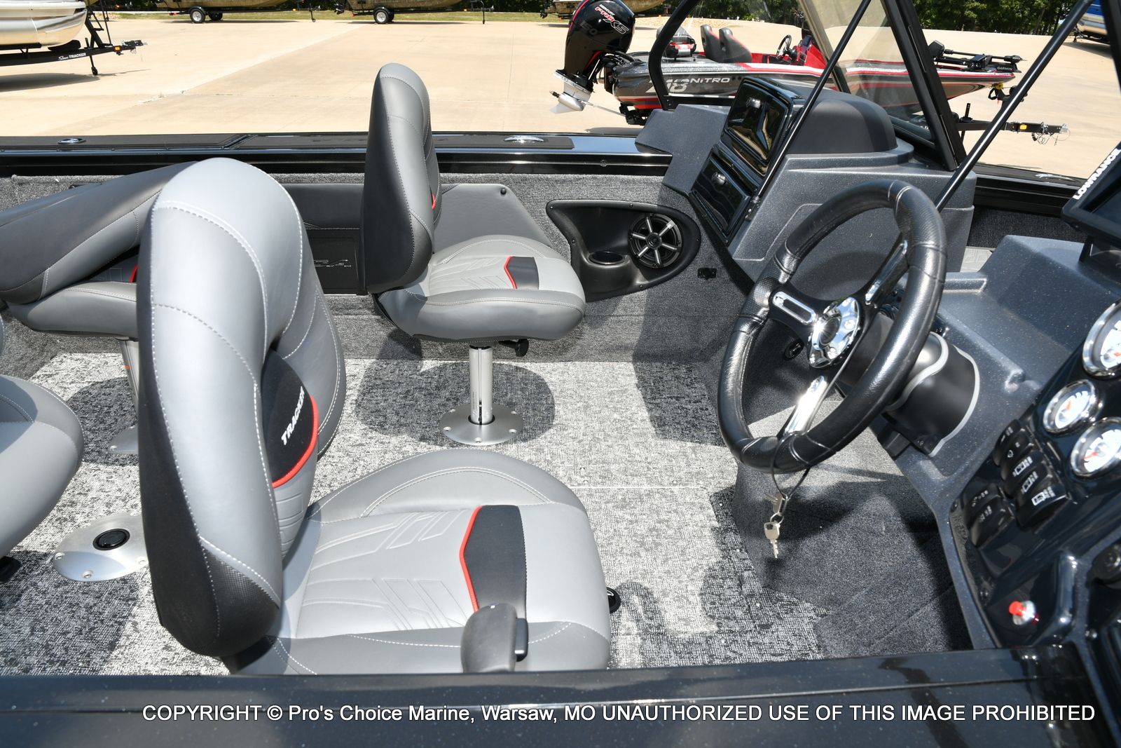 2026 Tracker Targa V-19 Combo - 29