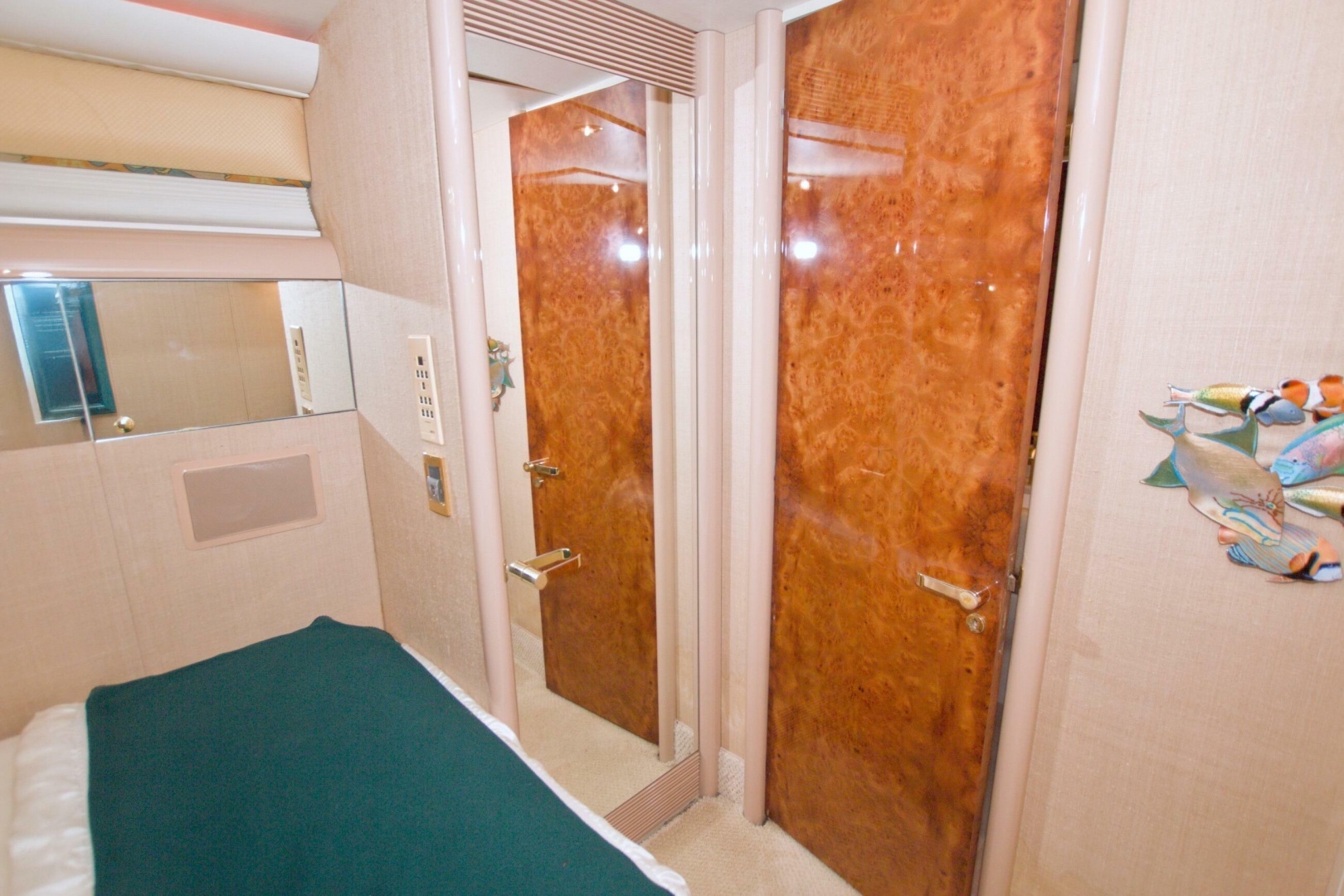 1998 Lazzara Yachts 76 Skylounge Grand Salon - Image 35