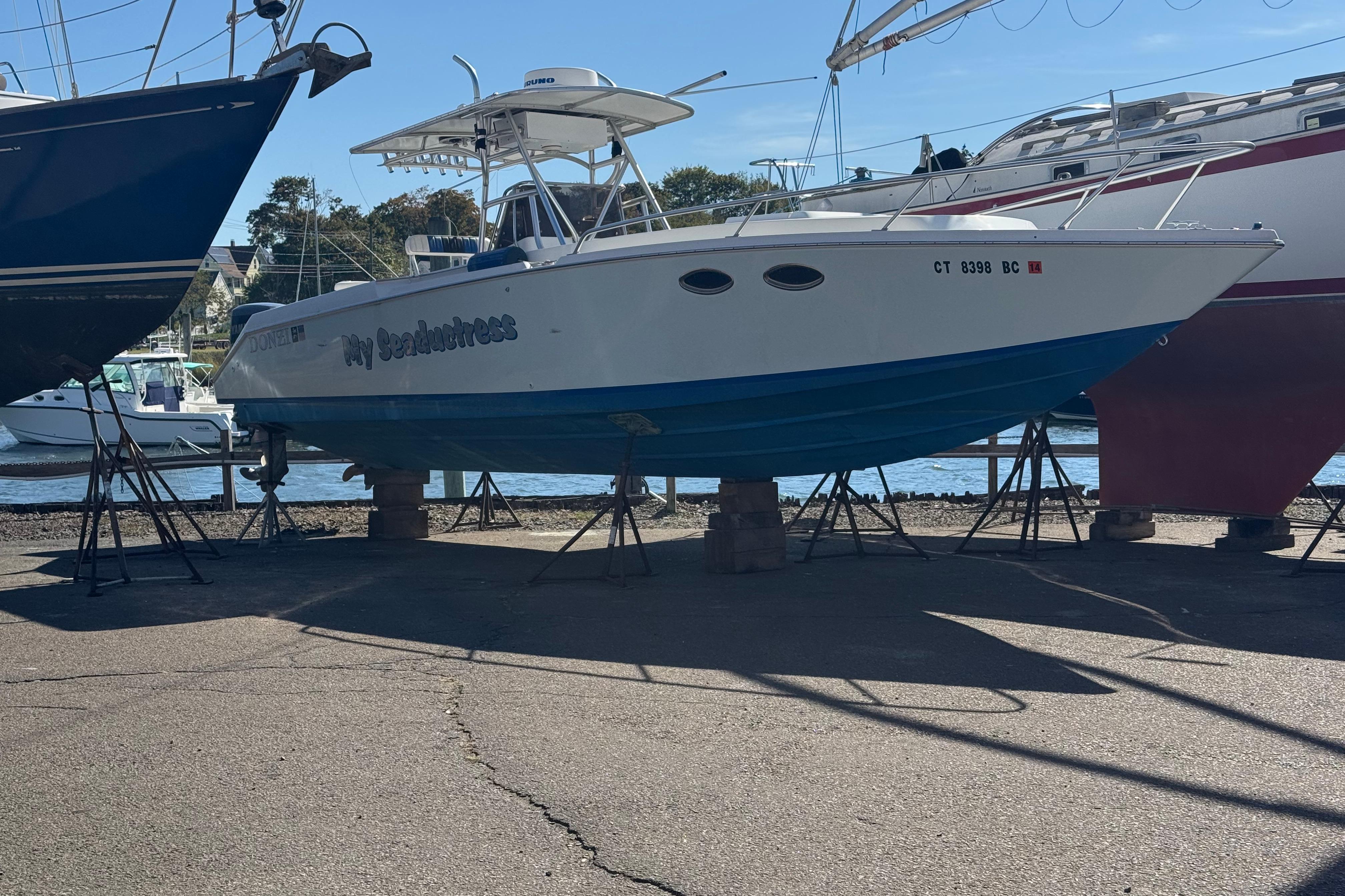 1990 Donzi F-33
