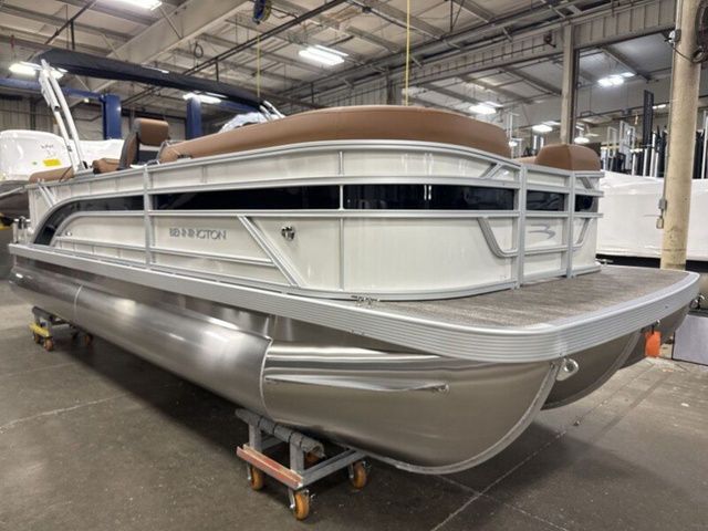 2026 Bennington S Quad Bench 22 SSR Tritoon