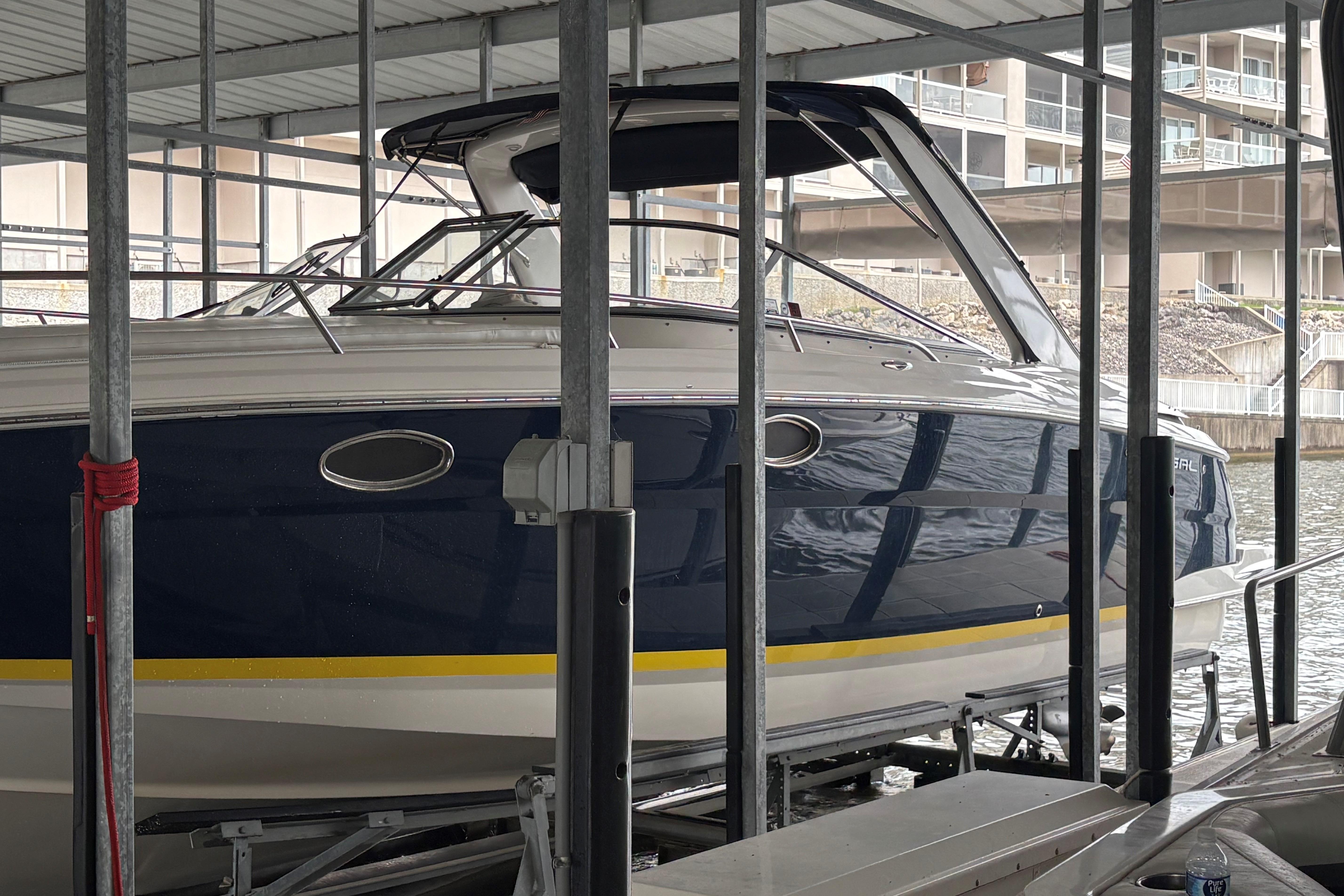 2005 Regal 3350 Sport Cruiser