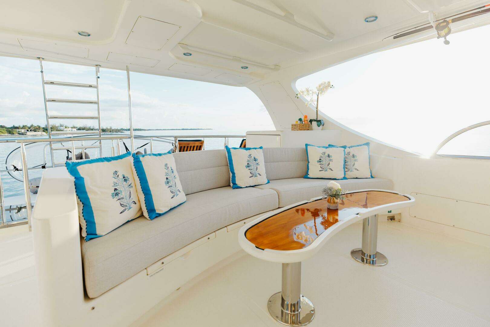 2007 President Tri-Deck - Image 8