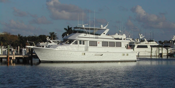 1998 Hatteras 74 Sport Deck Motor Yacht