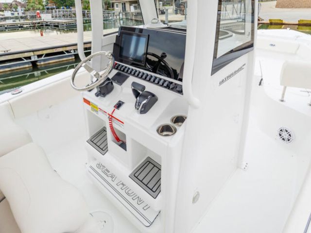 2027 Sea Hunt Ultra 245 SE - 13
