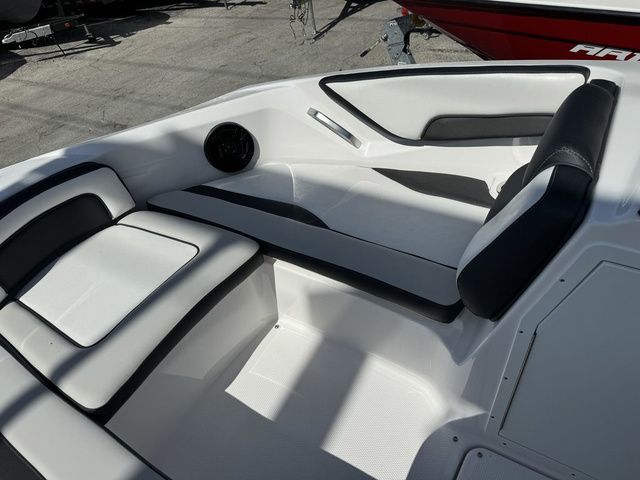2025 Yamaha Boats SX195 - 8