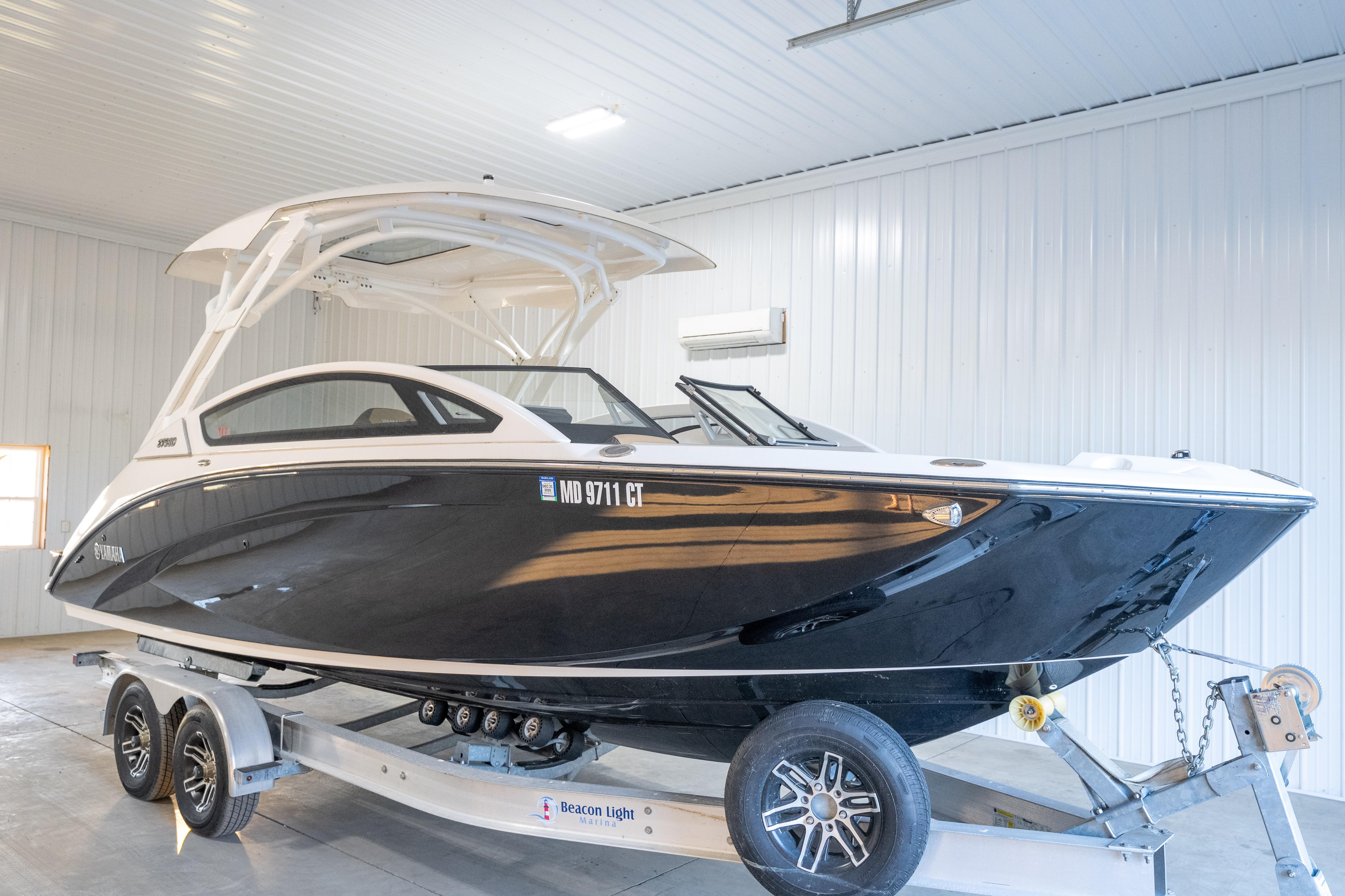 2022 Yamaha Boats 275SD