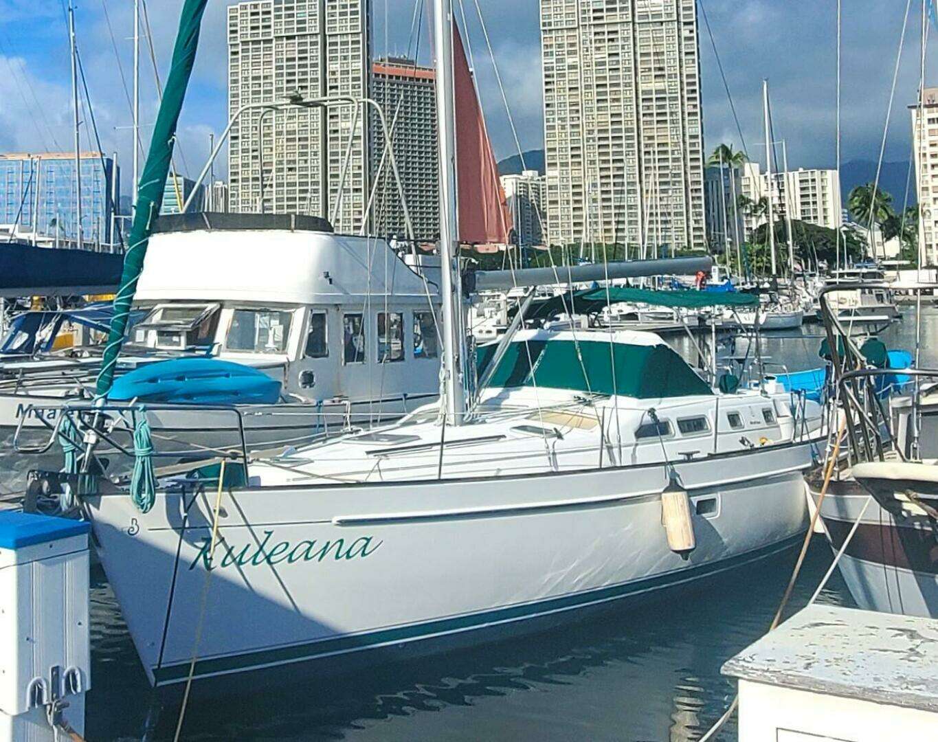 2003 Beneteau Center Cockpit - Image 4