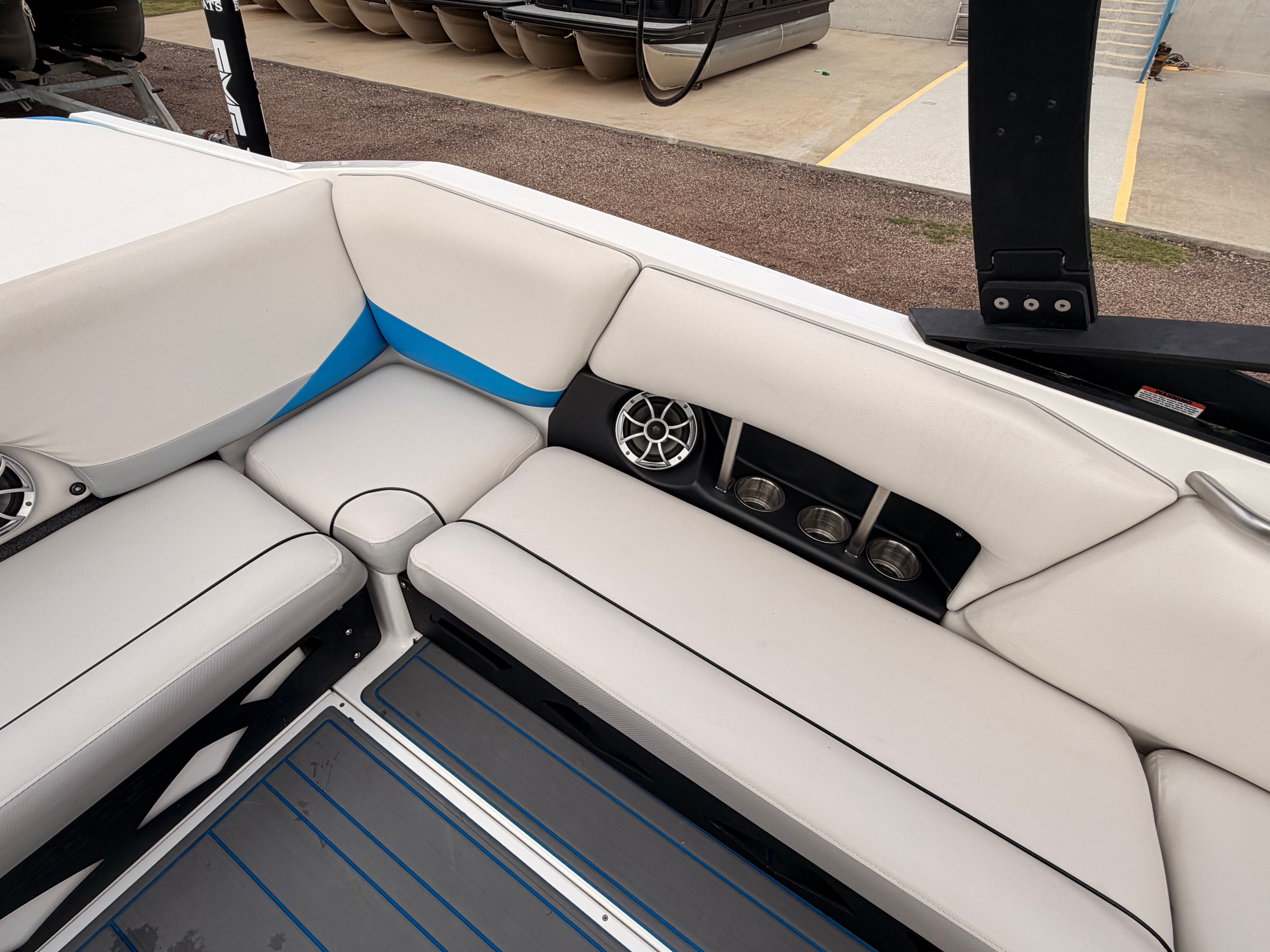2013 AXIS A22 - Image 12