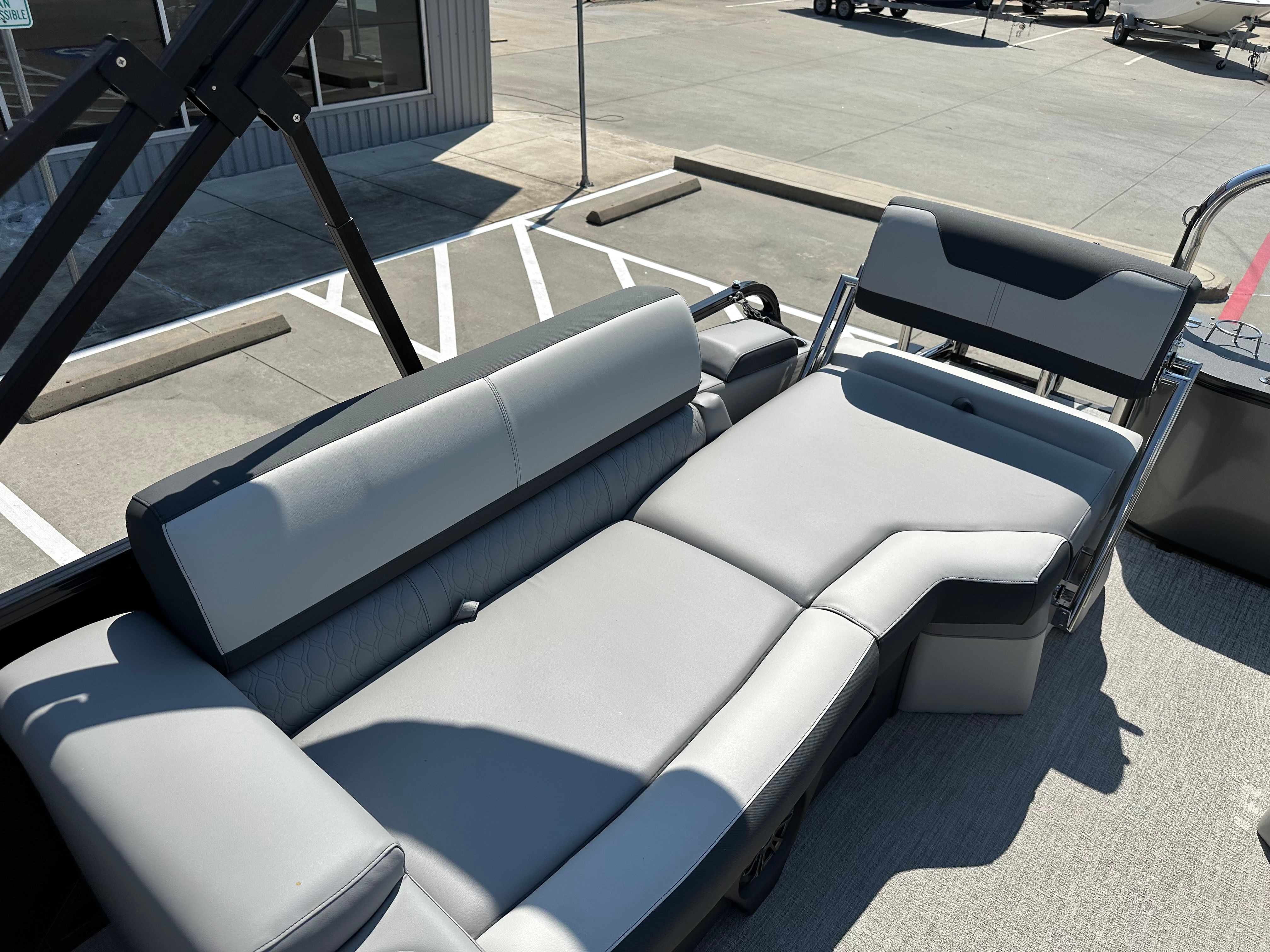 2025 Avalon LSZ Quad Lounge Shift - 23' - 32