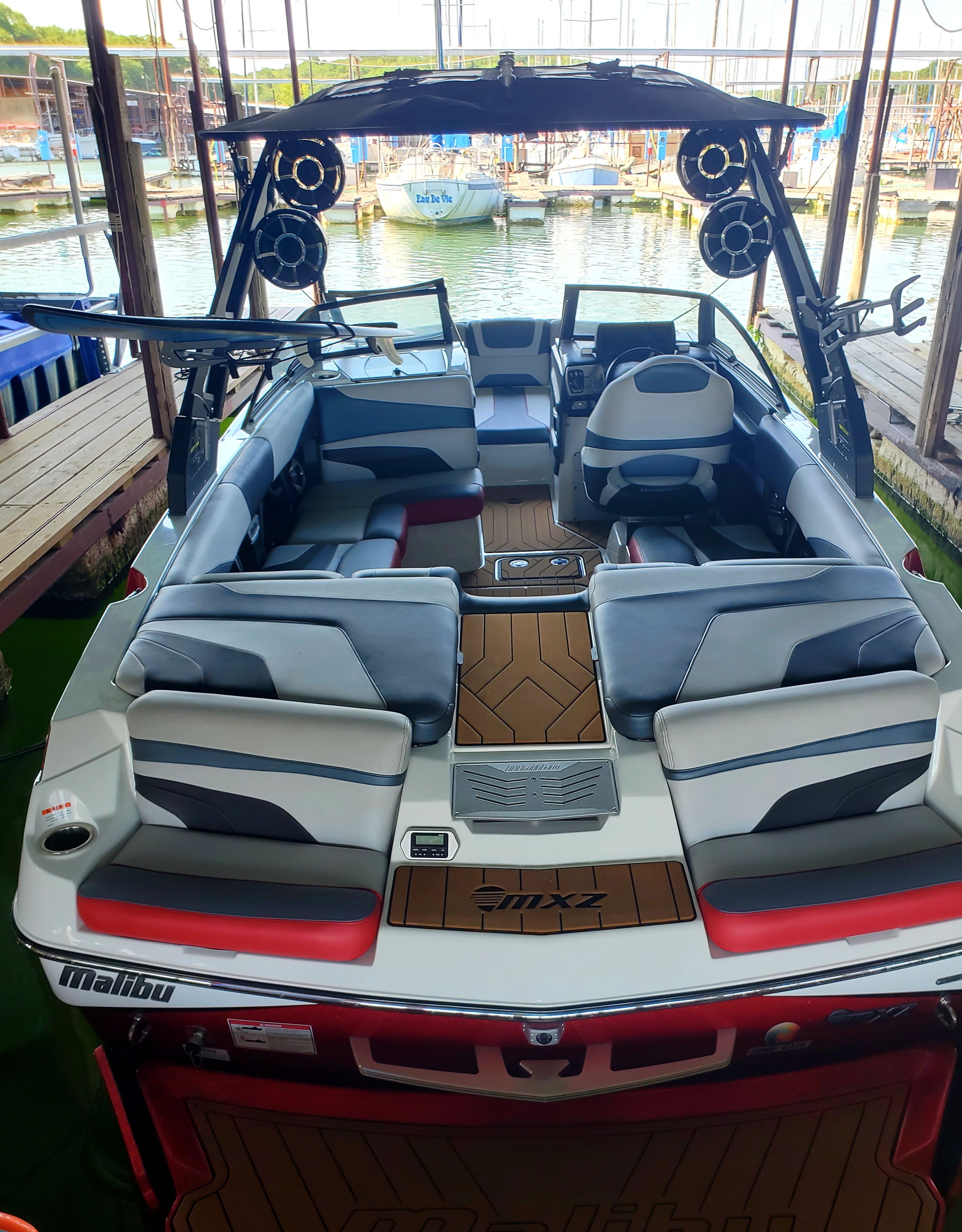 2017 Malibu Wakesetter 22 MXZ - 4