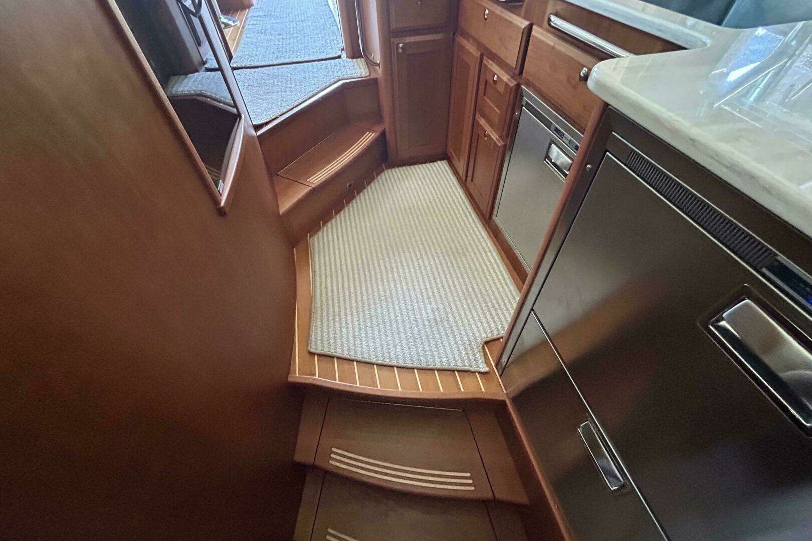 2022 Sabre 45 Salon Express - Image 32