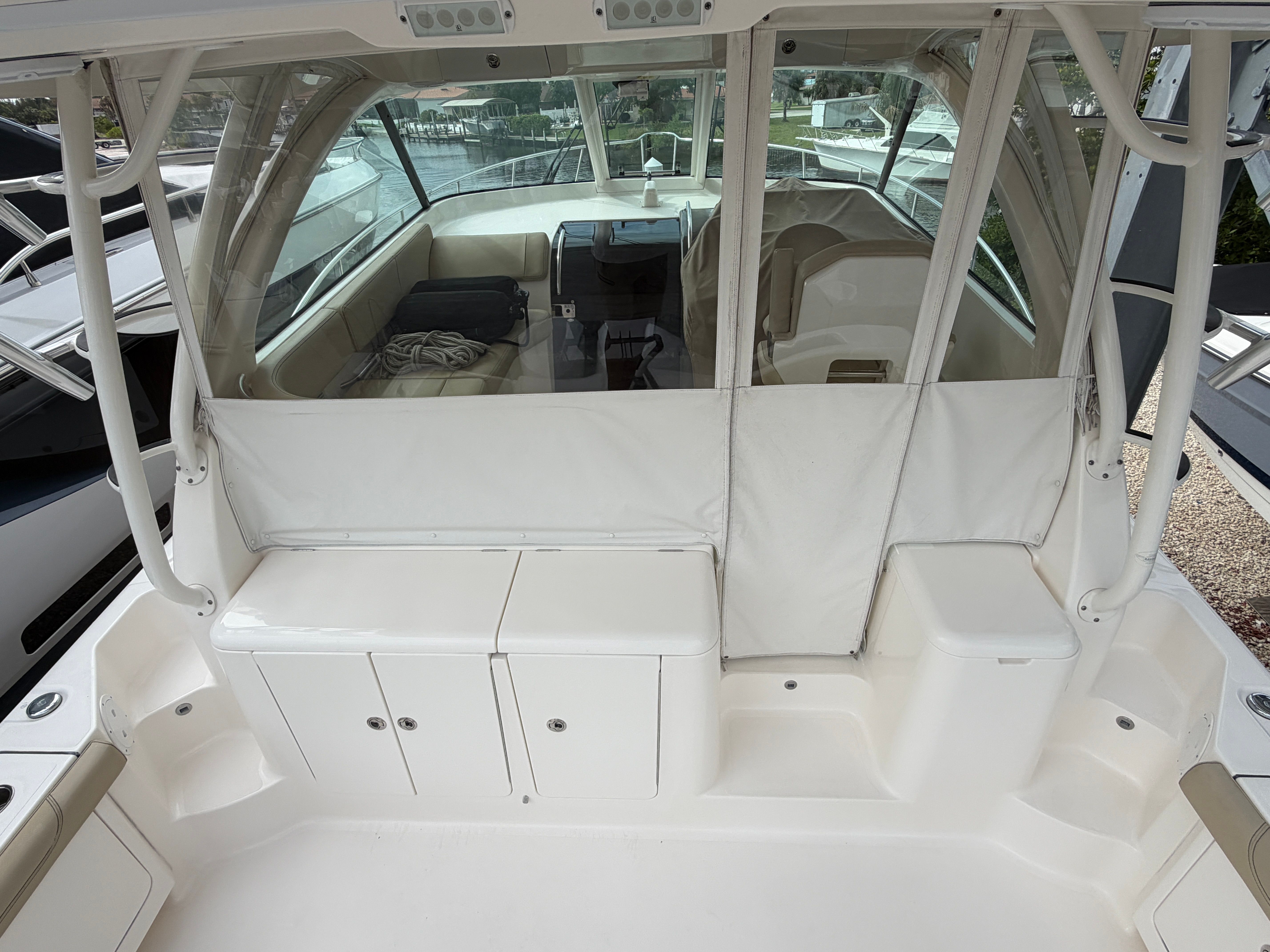 2017 Pursuit OS 385 Offshore - 16