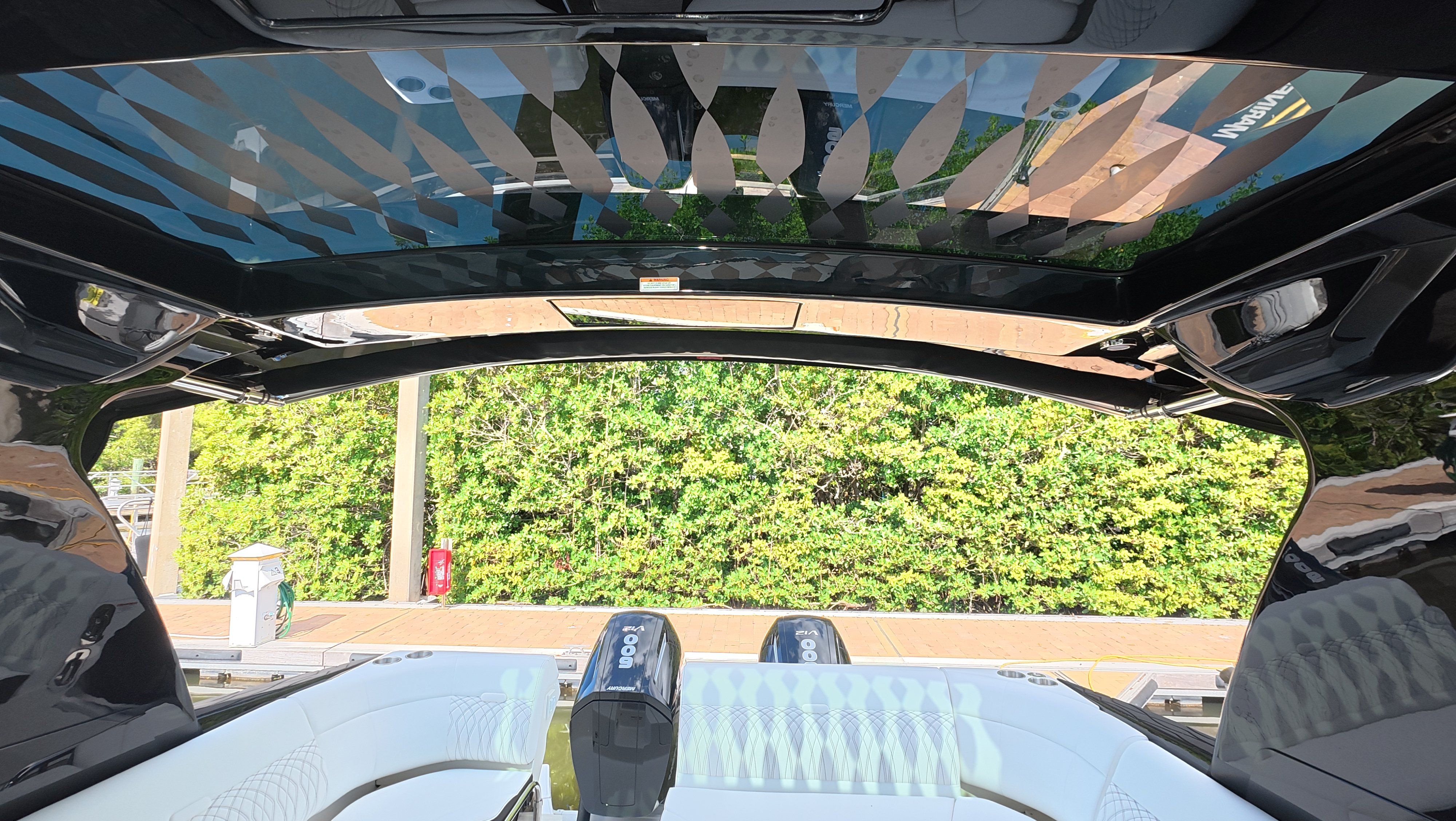 2026 Sea Ray Sundancer 370 Outboard - 10