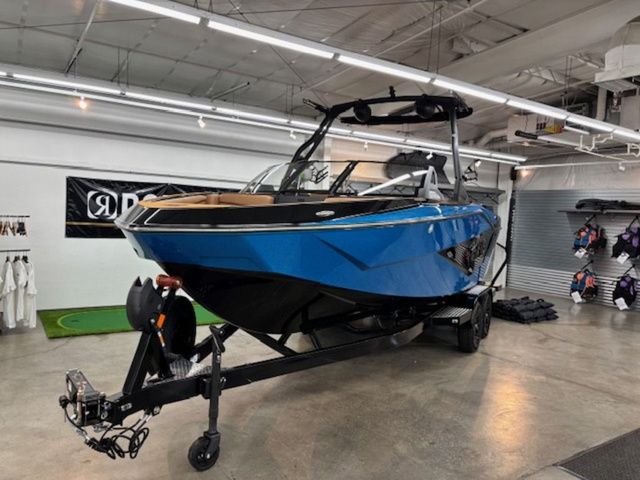 2026 Axis Wake Research T235 - 2