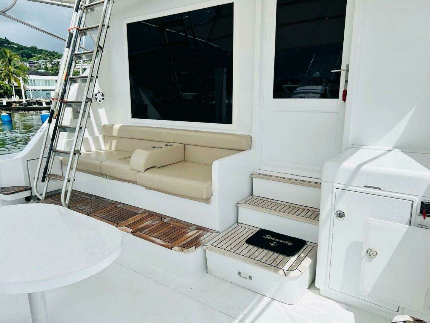 1988 Bertram 54' - Image 11