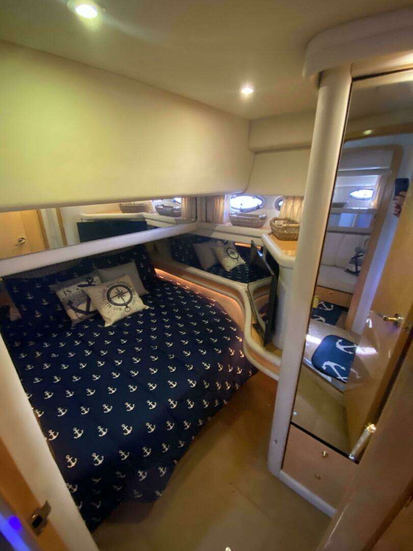 1998 Sea Ray 480 Sedan Bridge - Image 33