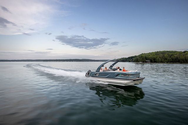 2026 Avalon Excalibur Quad Lounge Windshield 27 FT - 2