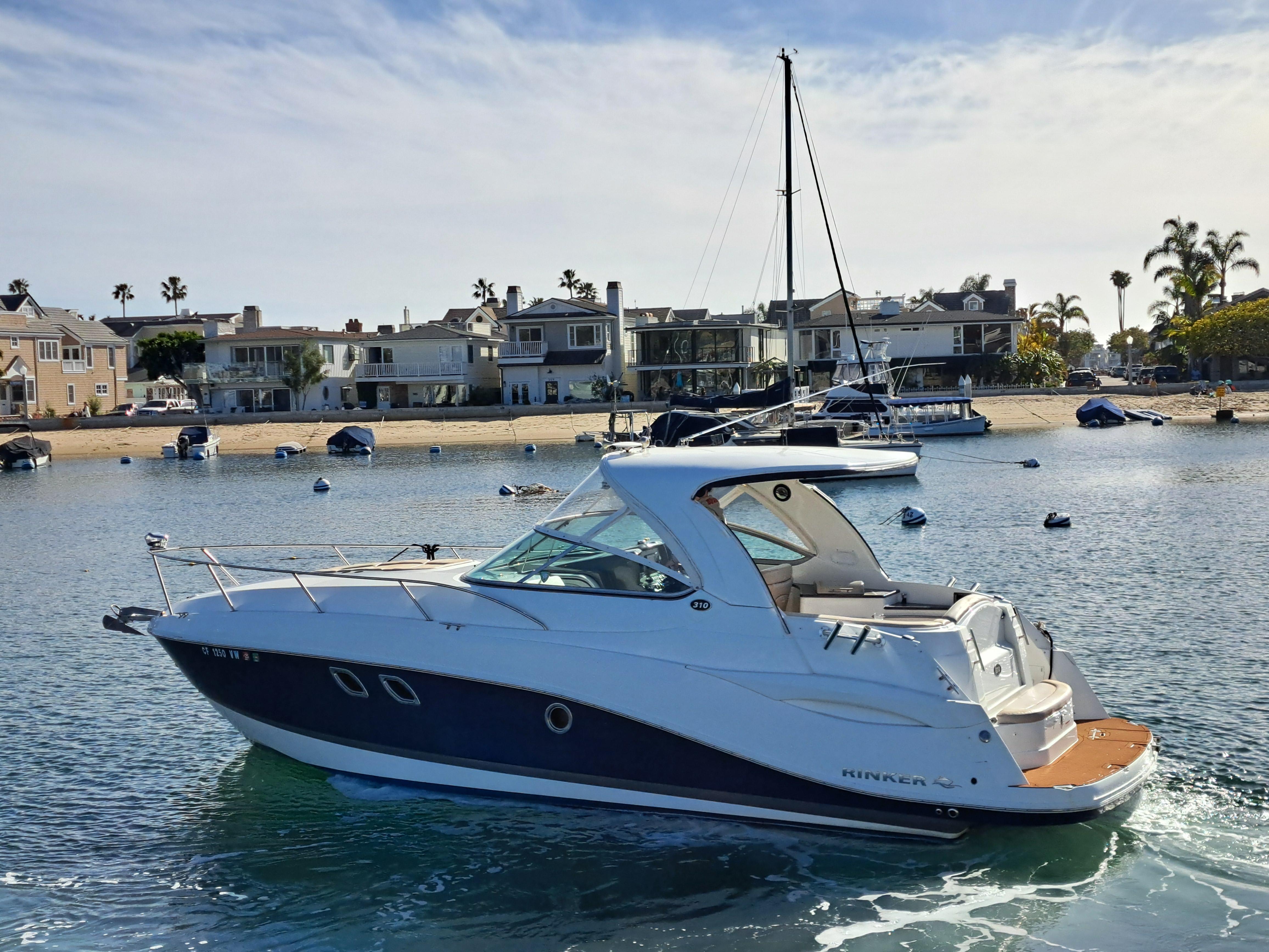 2013 Rinker 310 Express Cruiser