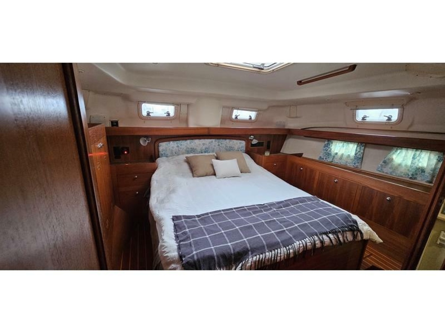2002 Hunter 420 - Image 26